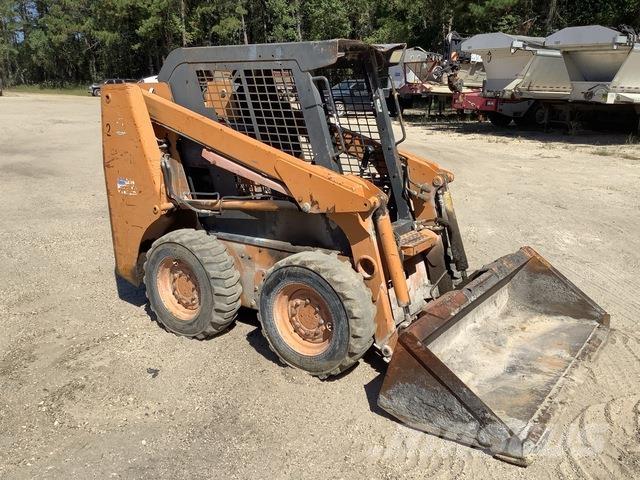 CASE 420 Skid steer mini nakladalci
