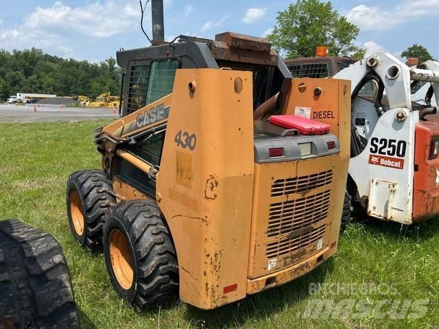 CASE 430 Skid steer mini nakladalci