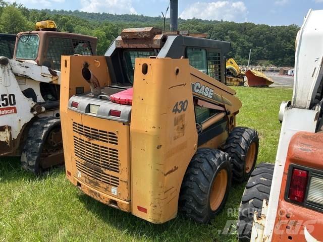 CASE 430 Skid steer mini nakladalci