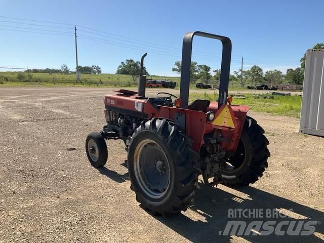 Case IH 385 Traktorji