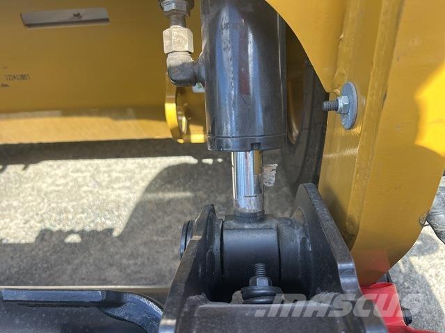 CAT 216B3 Skid steer mini nakladalci