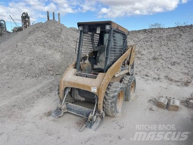 CAT 226B Skid steer mini nakladalci