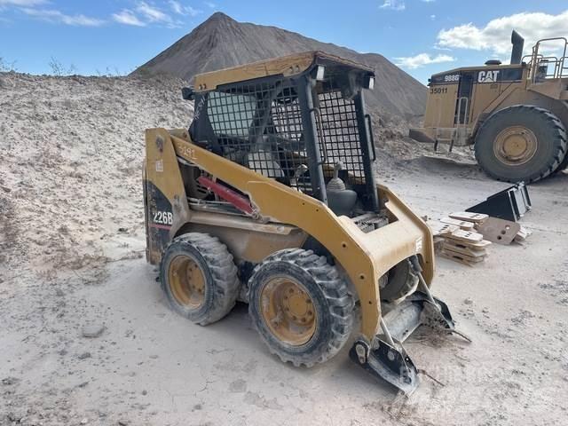 CAT 226B Skid steer mini nakladalci