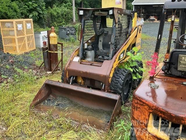 CAT 226B Skid steer mini nakladalci