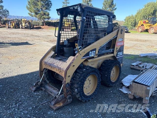 CAT 226B Skid steer mini nakladalci