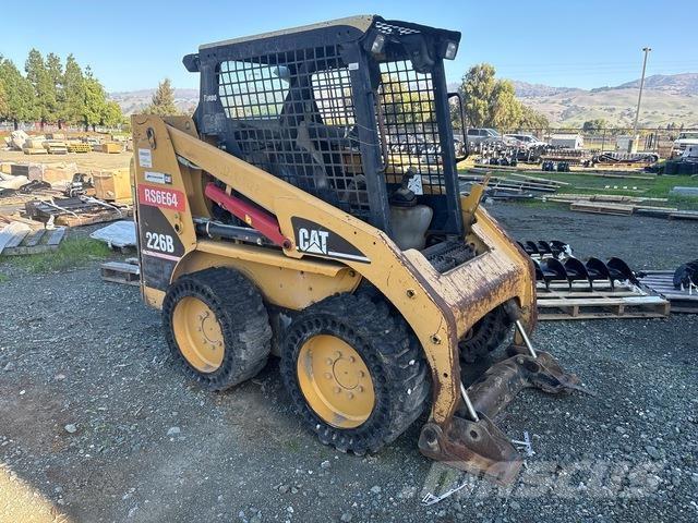 CAT 226B Skid steer mini nakladalci