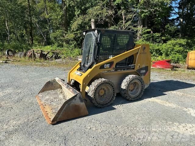 CAT 226B3 Skid steer mini nakladalci