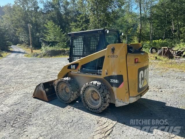 CAT 226B3 Skid steer mini nakladalci
