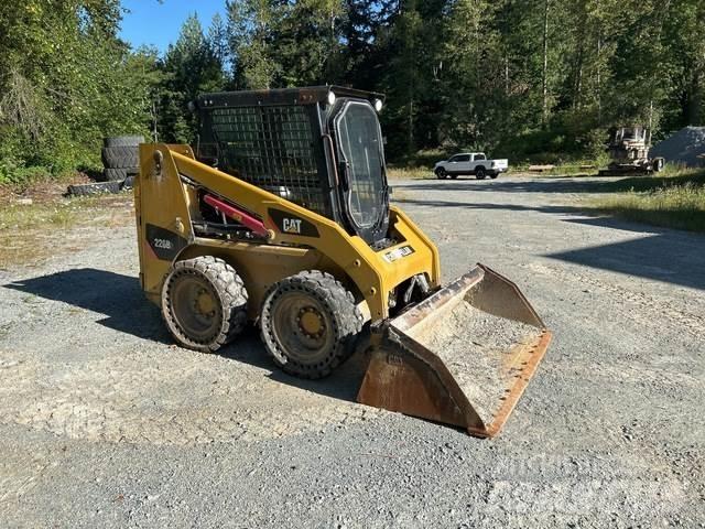 CAT 226B3 Skid steer mini nakladalci