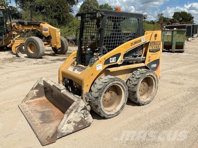 CAT 226B3 Skid steer mini nakladalci