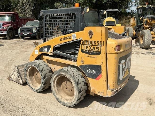 CAT 226B3 Skid steer mini nakladalci