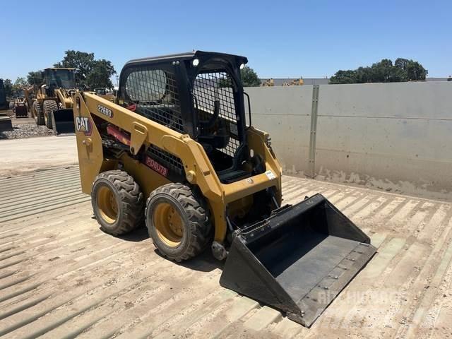 CAT 226D3 Skid steer mini nakladalci