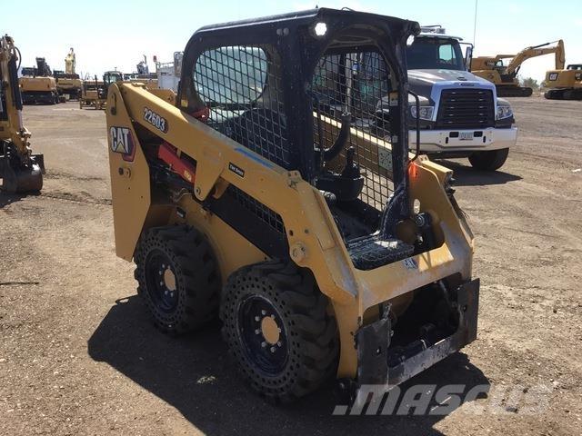 CAT 226D3 Skid steer mini nakladalci