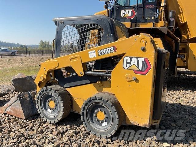 CAT 226D3 Skid steer mini nakladalci