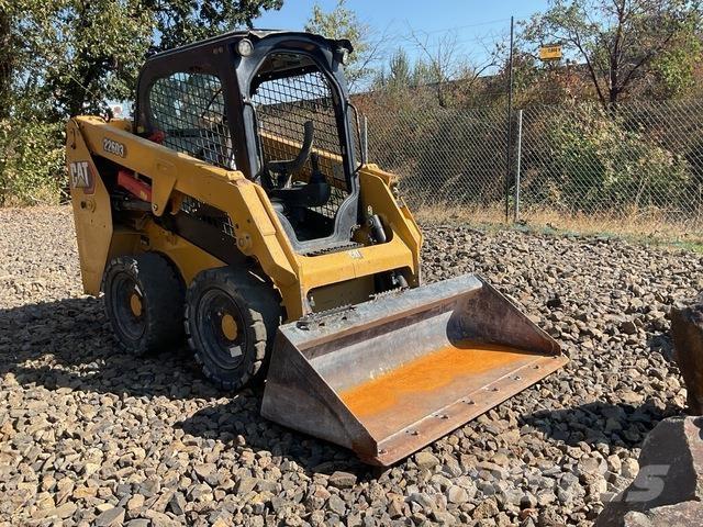 CAT 226D3 Skid steer mini nakladalci