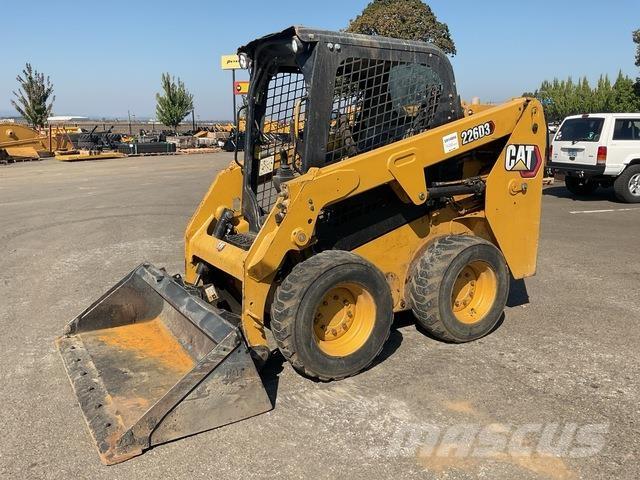 CAT 226D3 Skid steer mini nakladalci