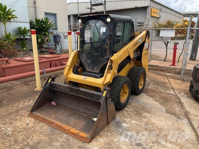 CAT 226D3 Skid steer mini nakladalci