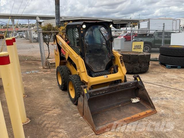 CAT 226D3 Skid steer mini nakladalci
