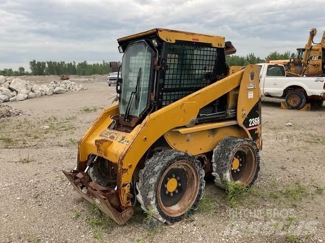 CAT 236B Skid steer mini nakladalci