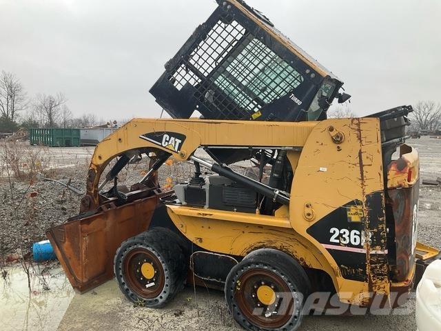CAT 236B Skid steer mini nakladalci