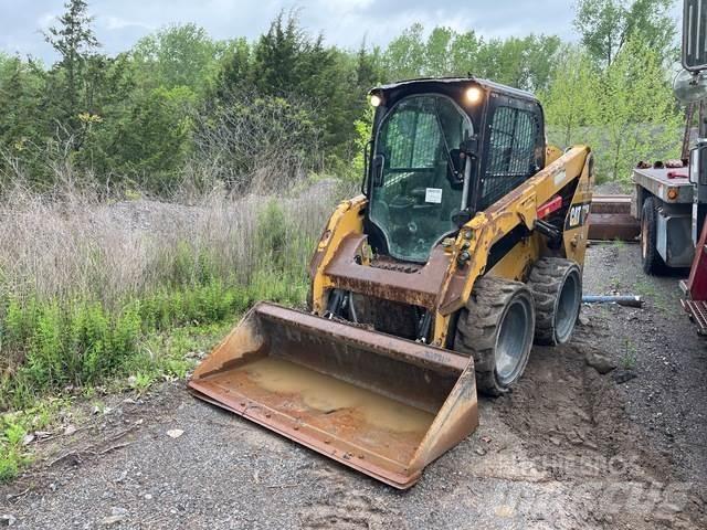 CAT 236D Skid steer mini nakladalci