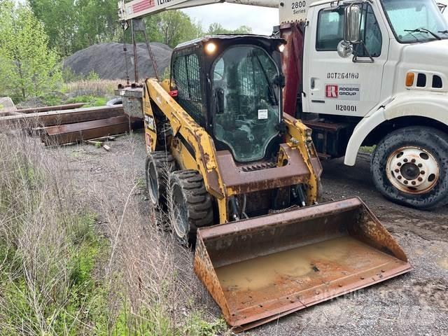 CAT 236D Skid steer mini nakladalci