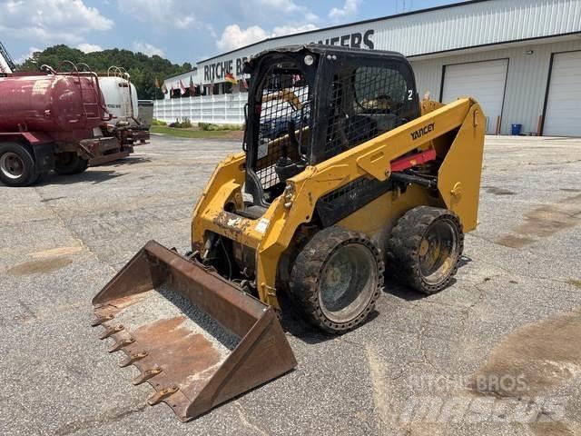 CAT 236D Skid steer mini nakladalci