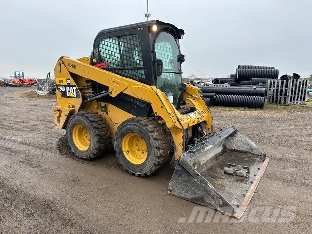 CAT 236D Skid steer mini nakladalci