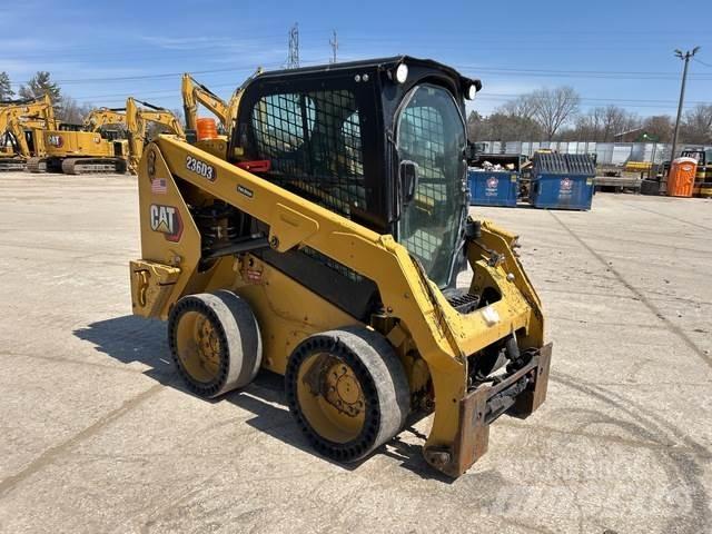 CAT 236D3 Skid steer mini nakladalci