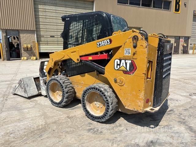 CAT 236D3 Skid steer mini nakladalci