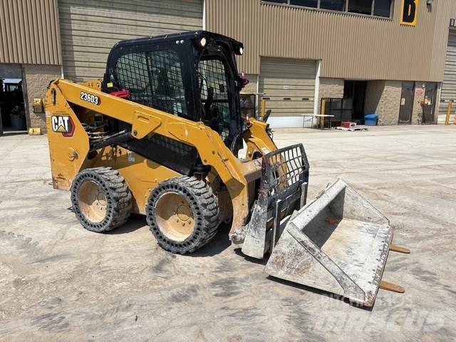 CAT 236D3 Skid steer mini nakladalci