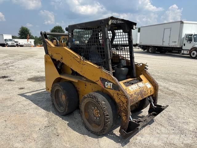 CAT 242B3 Skid steer mini nakladalci