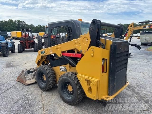 CAT 242D Skid steer mini nakladalci