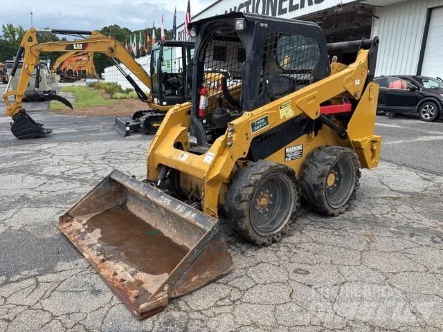 CAT 242D Skid steer mini nakladalci