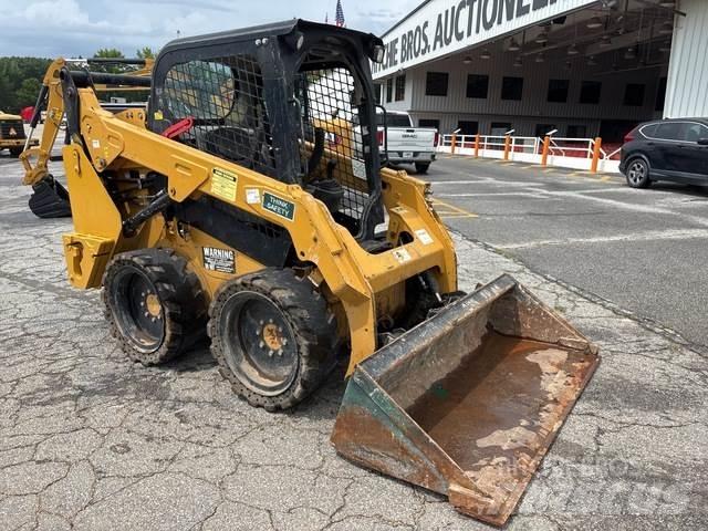CAT 242D Skid steer mini nakladalci