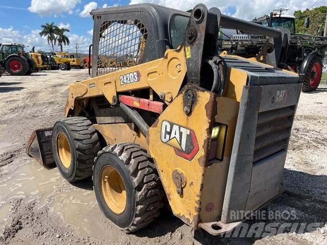 CAT 242D3 Skid steer mini nakladalci