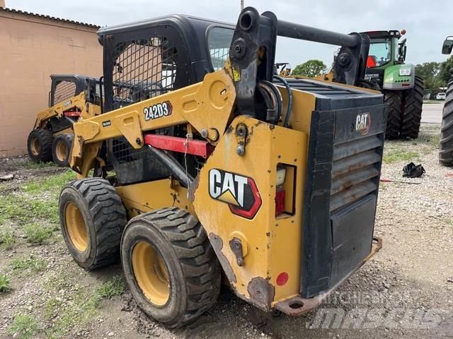 CAT 242D3 Skid steer mini nakladalci