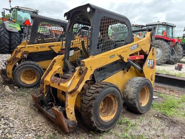 CAT 242D3 Skid steer mini nakladalci