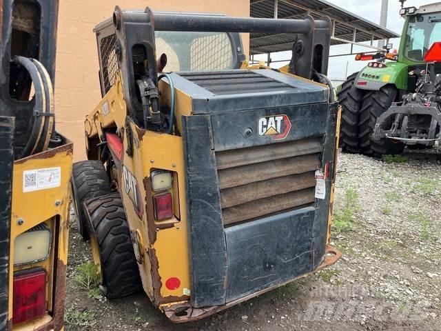 CAT 242D3 Skid steer mini nakladalci