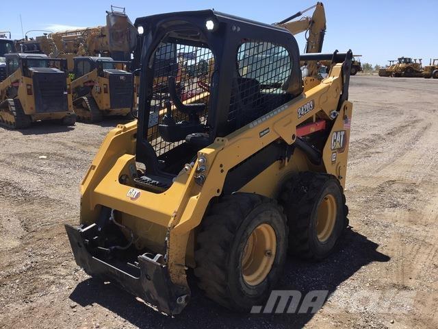 CAT 242D3 Skid steer mini nakladalci