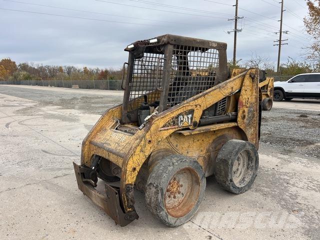 CAT 246 Skid steer mini nakladalci