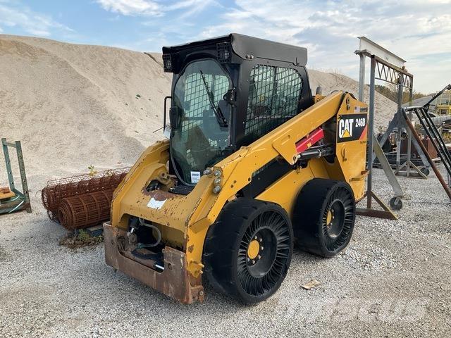 CAT 246D Skid steer mini nakladalci
