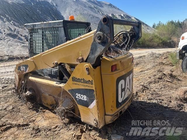 CAT 252B3 Skid steer mini nakladalci