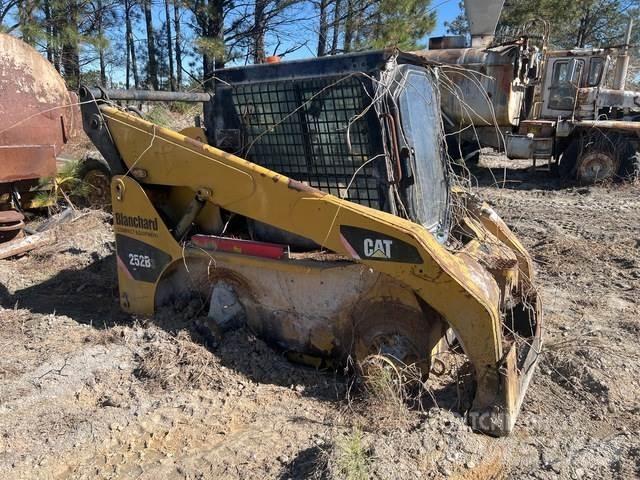 CAT 252B3 Skid steer mini nakladalci