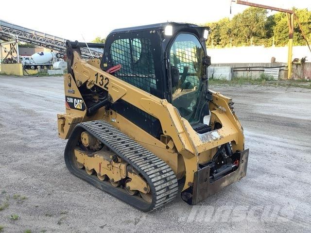 CAT 259D Skid steer mini nakladalci