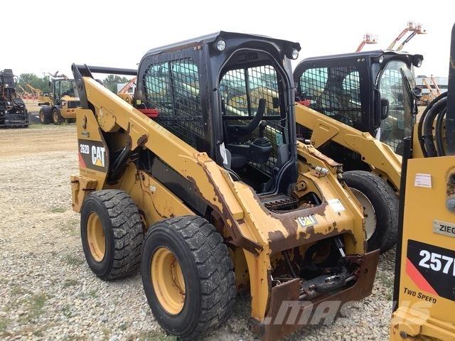 CAT 262D Skid steer mini nakladalci