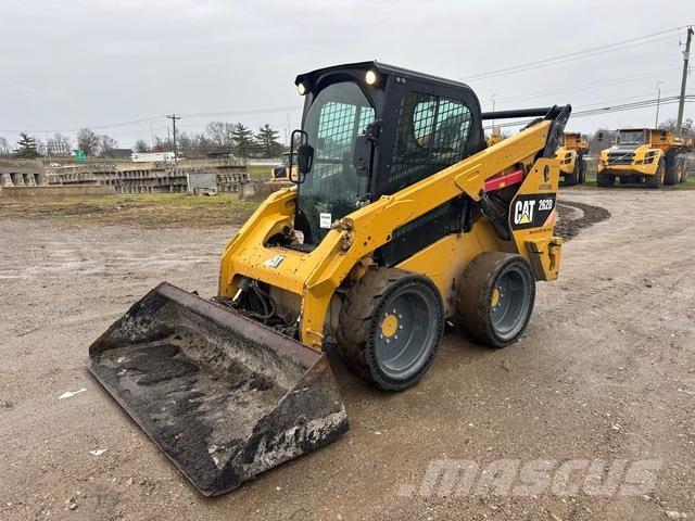 CAT 262D Skid steer mini nakladalci