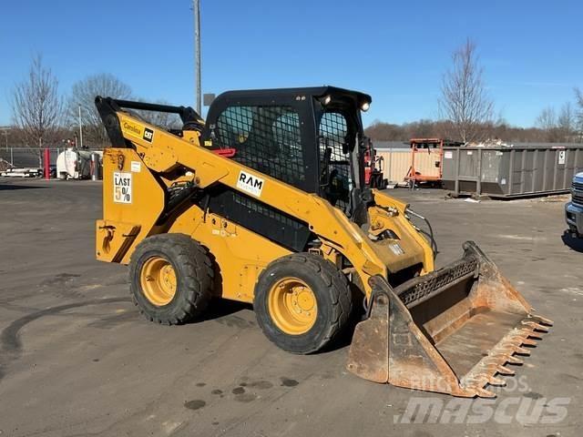 CAT 272D2 Skid steer mini nakladalci