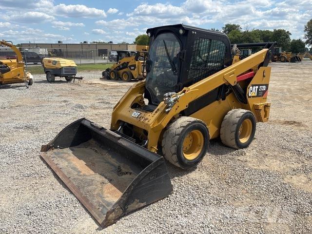 CAT 272D2 XHP Skid steer mini nakladalci