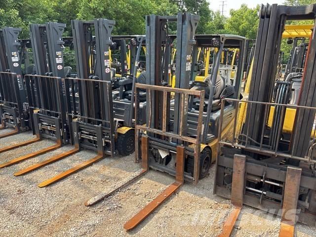 CAT 2ET4000 Električni viličarji